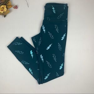 Old Navy Active Go Dry Medium Lightning Bolt Tight